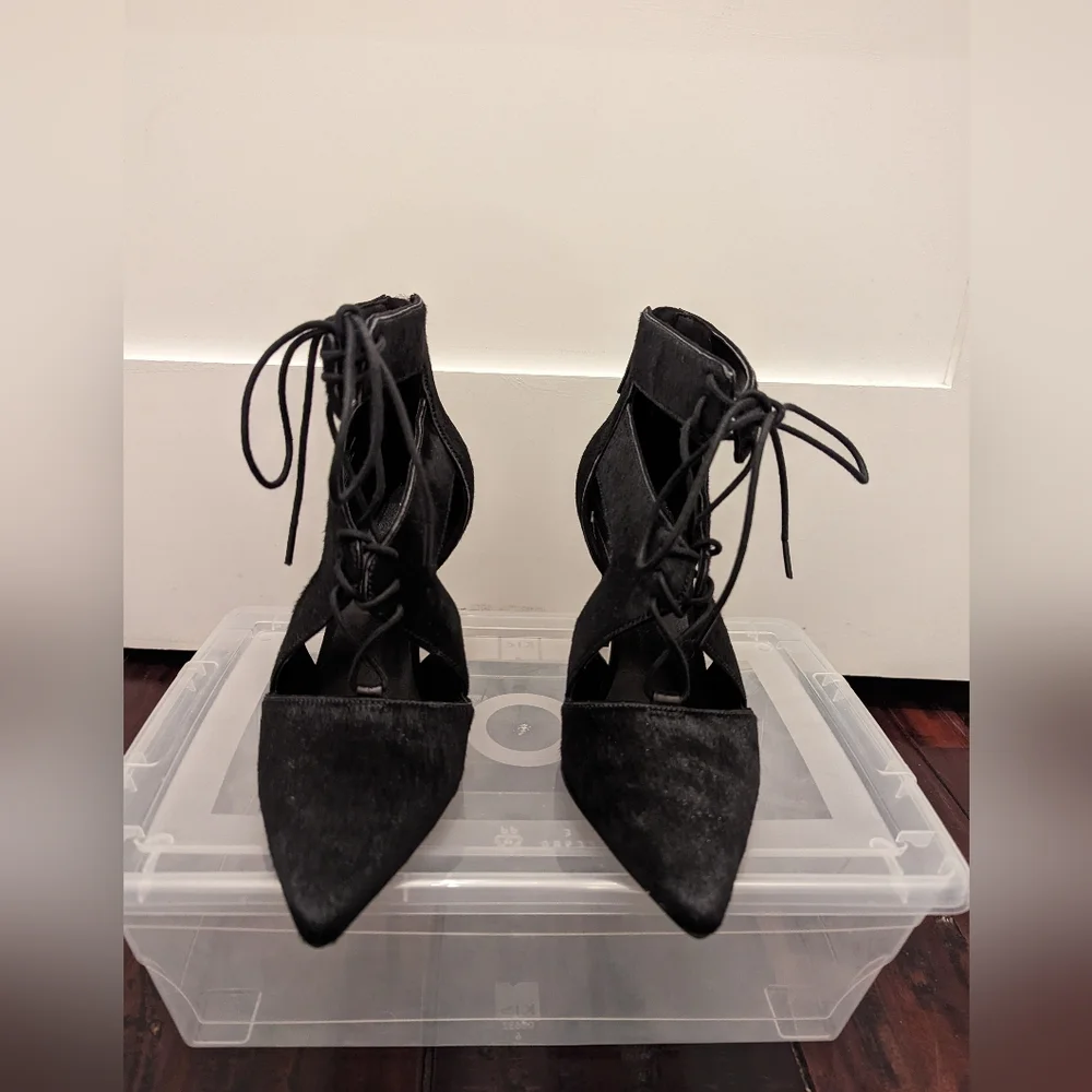 Nine West Black Pointed Toe Lace Up Cow Fur Heels Size 6.5 - Picture 10 of 13